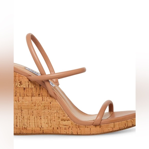 Steve Madden MORGAN TAN Strappy
Platform Wedge Sandals size 6M - Picture 5 of 7